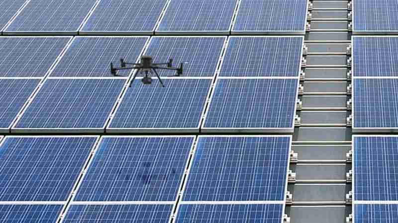 壹号平台以无人机搭配IR Sensor热显像技术进行全方面模块健检，，，有效降低人力成本并提升发电量